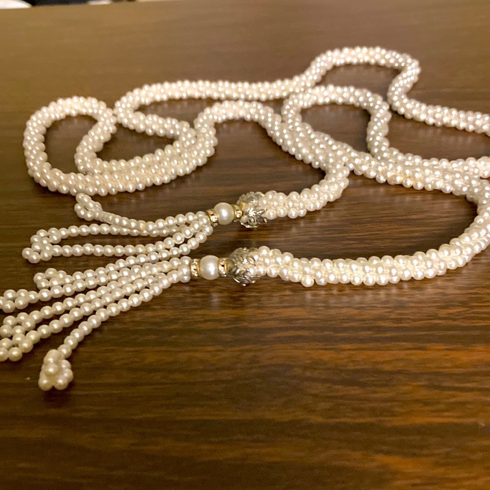 Pearl belt made with small pearls and crystals. Vintage.  Bme3074